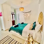 Casa Amoreiras By Ymr * Arco da Calheta (Madeira)