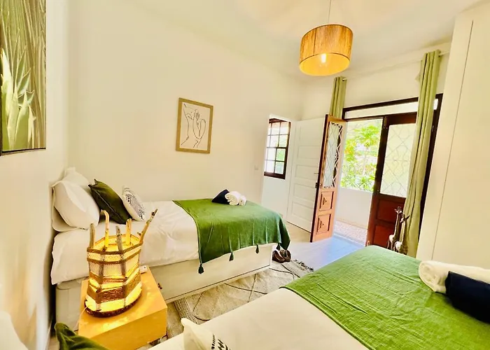 Casa Amoreiras By Ymr Arco da Calheta (Madeira)